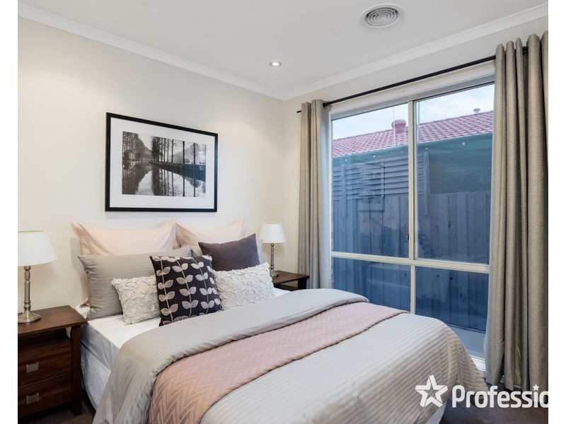 8 Snowgum Drive, Kilsyth South VIC 3137