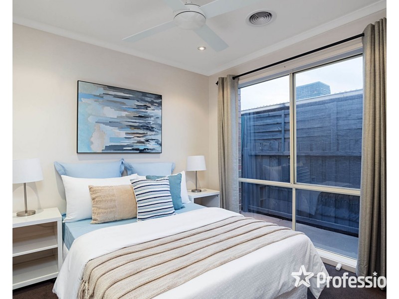 8 Snowgum Drive, Kilsyth South VIC 3137