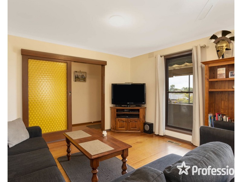 24 Ross Pincott Drive, Mooroolbark VIC 3138