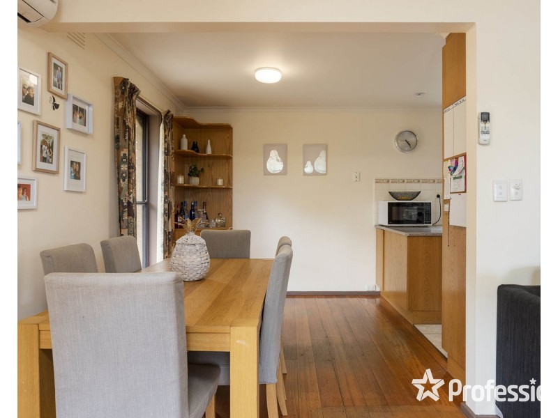 24 Ross Pincott Drive, Mooroolbark VIC 3138