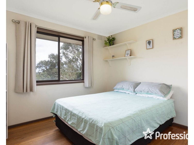 24 Ross Pincott Drive, Mooroolbark VIC 3138