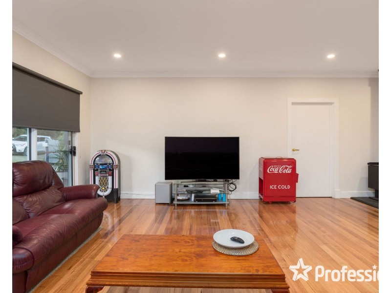 1 Nicholas Road, Wandin North VIC 3139