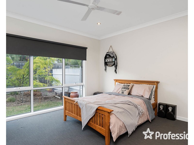 1 Nicholas Road, Wandin North VIC 3139