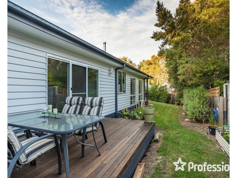 1 Nicholas Road, Wandin North VIC 3139