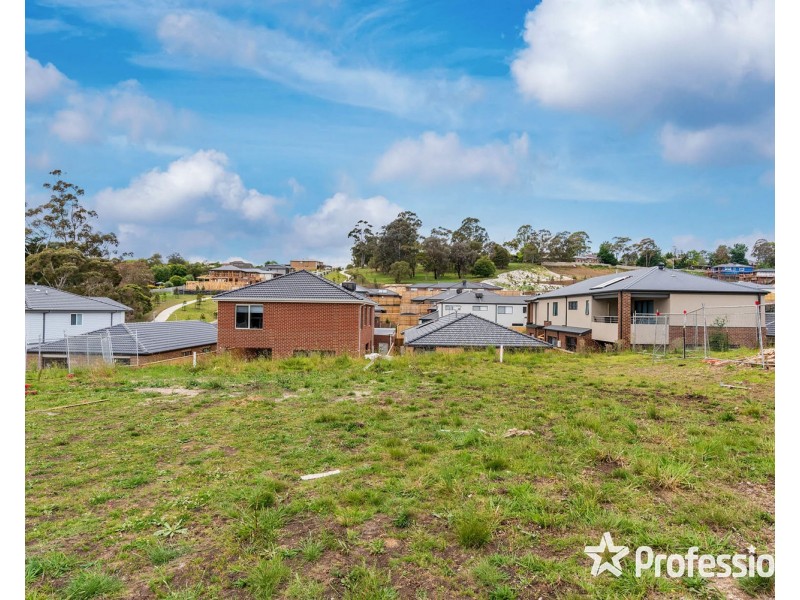 43 Camden Drive, Chirnside Park VIC 3116