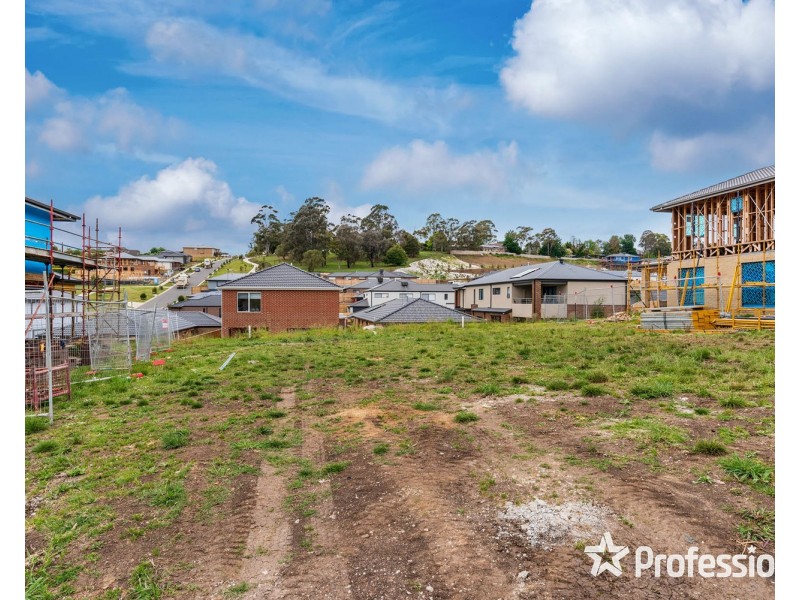 43 Camden Drive, Chirnside Park VIC 3116