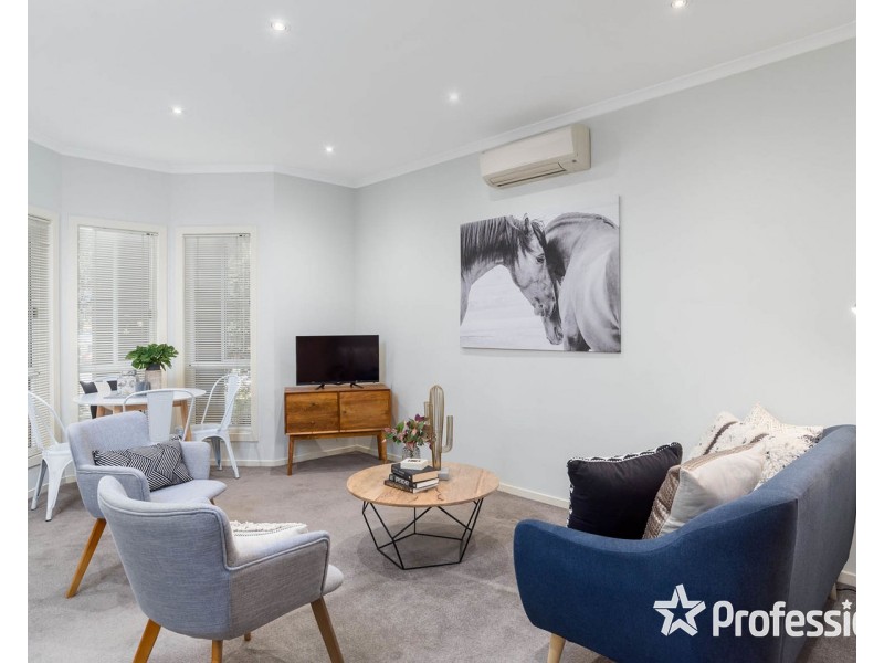 64/13-15 Hewish Road, Croydon VIC 3136