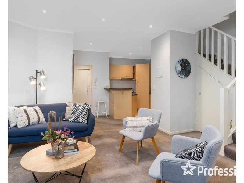 64/13-15 Hewish Road, Croydon VIC 3136