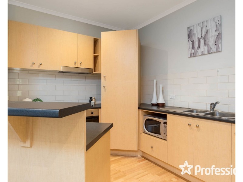 64/13-15 Hewish Road, Croydon VIC 3136