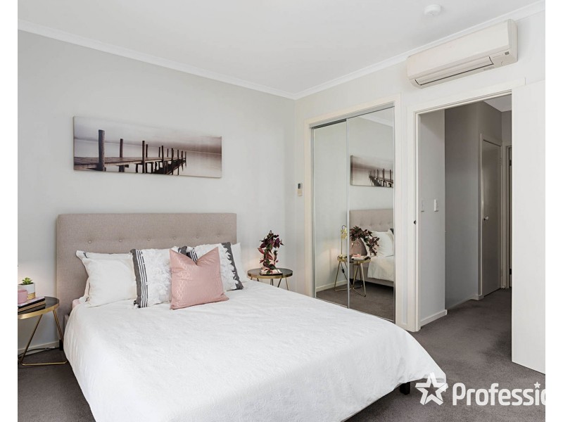 64/13-15 Hewish Road, Croydon VIC 3136