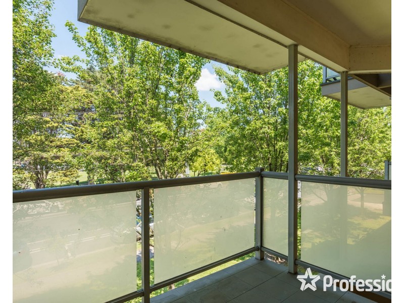 64/13-15 Hewish Road, Croydon VIC 3136