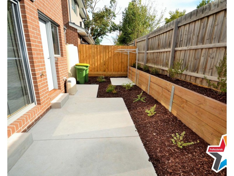 2/4 Clyde Street, Lilydale VIC 3140