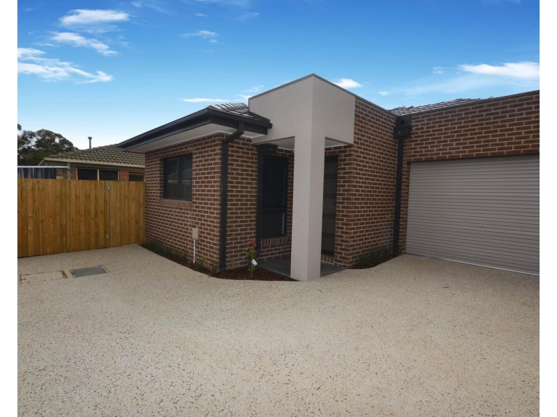 23b Manchester Road, Mooroolbark VIC 3138