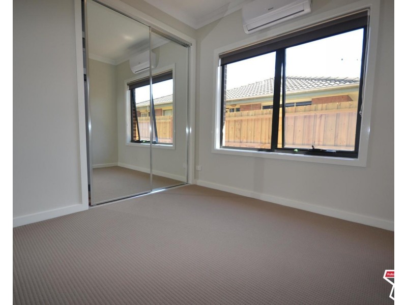 23b Manchester Road, Mooroolbark VIC 3138
