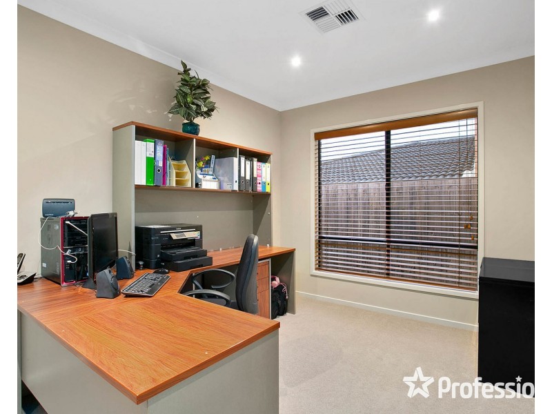 27 Kingston Way, Mooroolbark VIC 3138