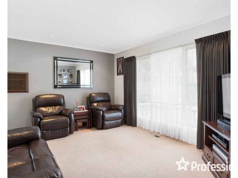 12 Coolabah Street, Mooroolbark VIC 3138