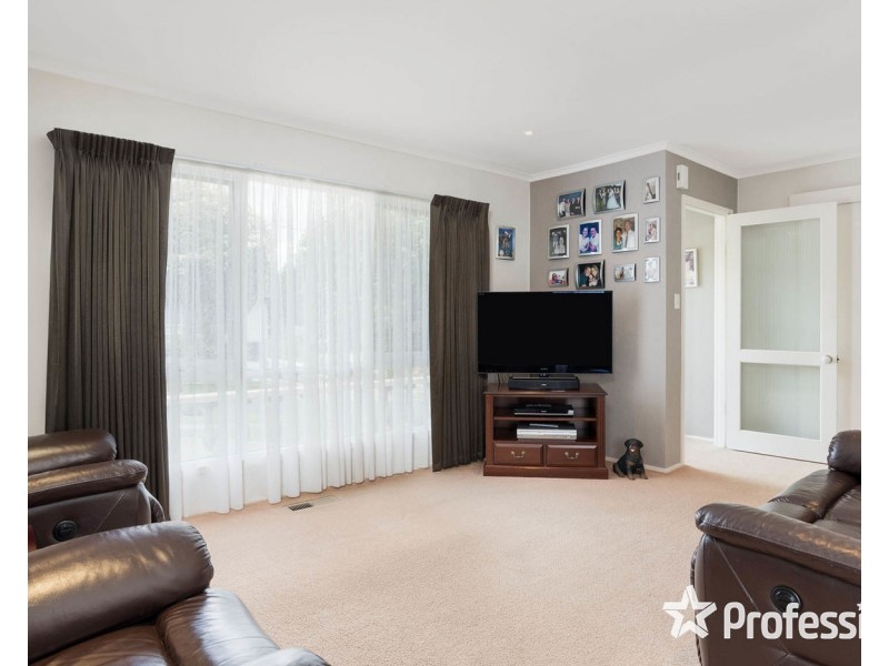 12 Coolabah Street, Mooroolbark VIC 3138