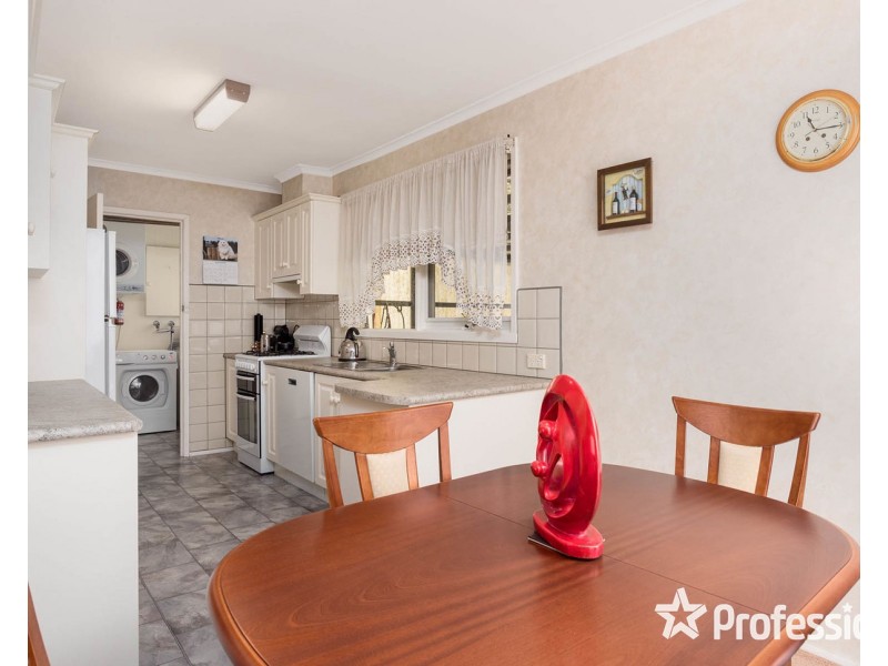 12 Coolabah Street, Mooroolbark VIC 3138