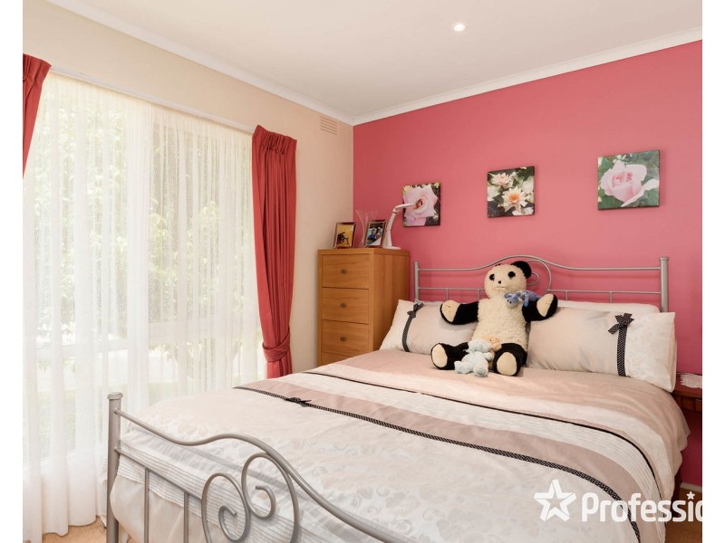 12 Coolabah Street, Mooroolbark VIC 3138