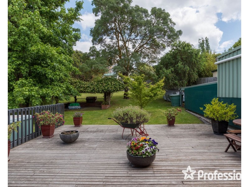 12 Coolabah Street, Mooroolbark VIC 3138