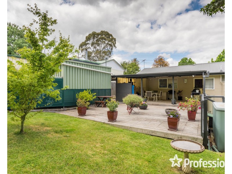 12 Coolabah Street, Mooroolbark VIC 3138