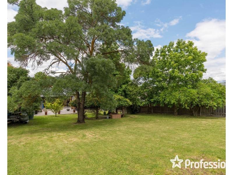 12 Coolabah Street, Mooroolbark VIC 3138