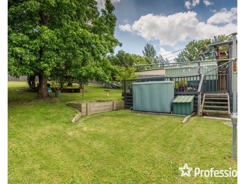 12 Coolabah Street, Mooroolbark VIC 3138