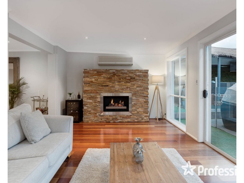 12 View Point Drive, Chirnside Park VIC 3116