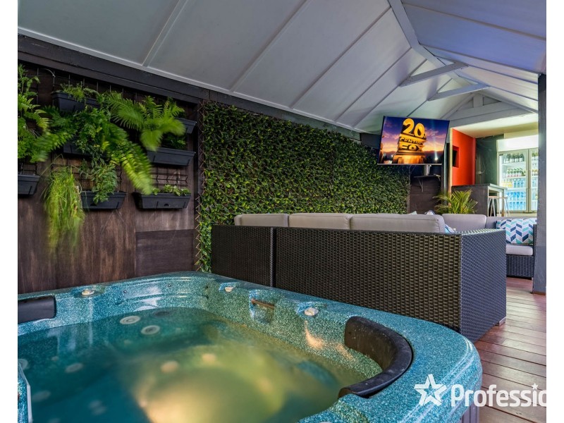 12 View Point Drive, Chirnside Park VIC 3116