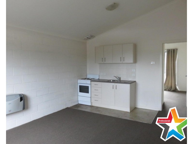 24/8-10 Mount View Parade, Mooroolbark VIC 3138