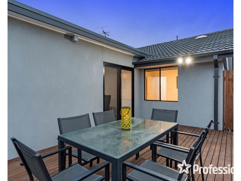 8 Jillian Street, Mooroolbark VIC 3138