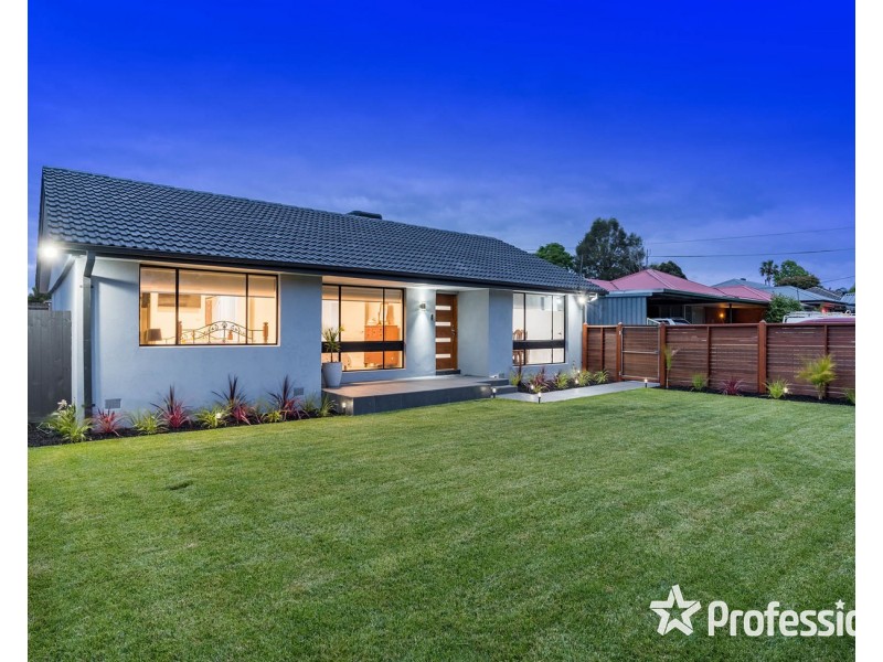 8 Jillian Street, Mooroolbark VIC 3138