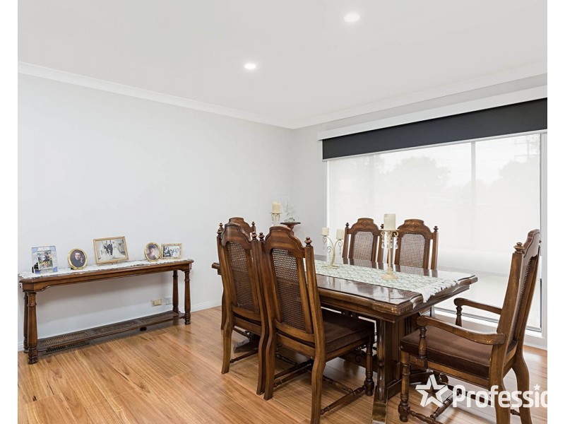 8 Jillian Street, Mooroolbark VIC 3138