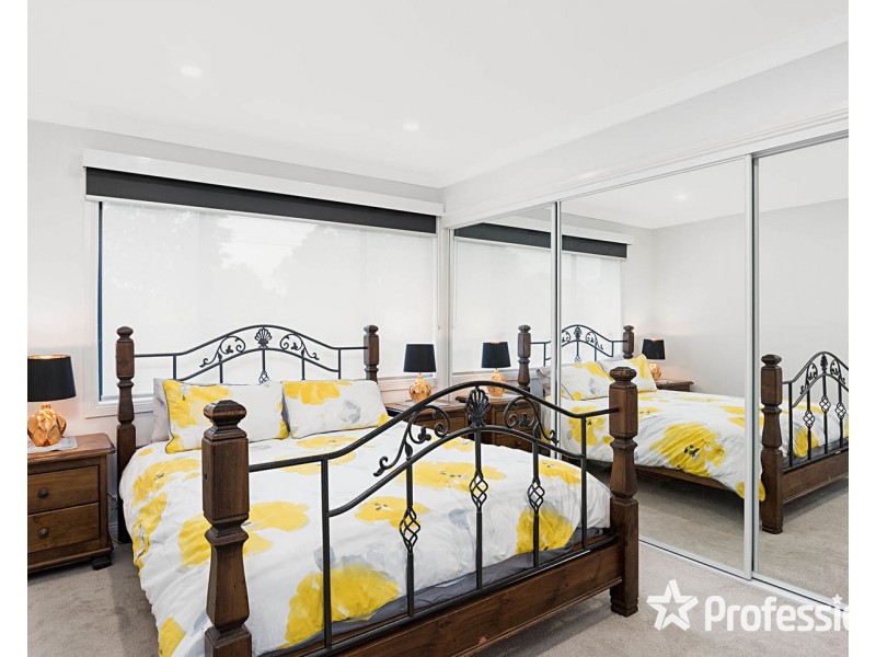 8 Jillian Street, Mooroolbark VIC 3138