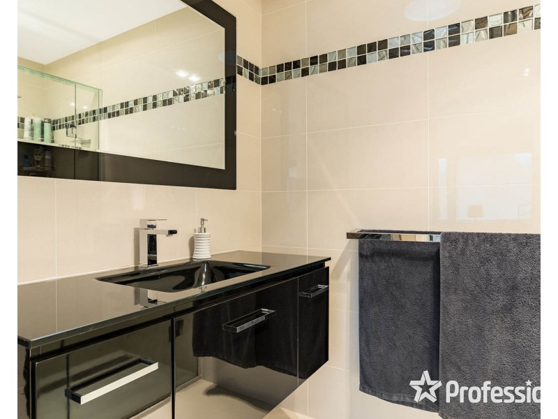 8 Jillian Street, Mooroolbark VIC 3138