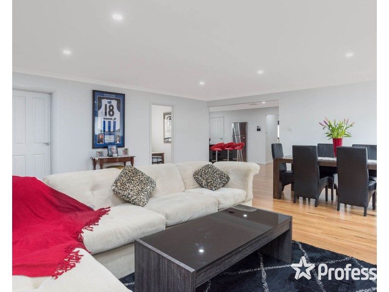 8 Jillian Street, Mooroolbark VIC 3138