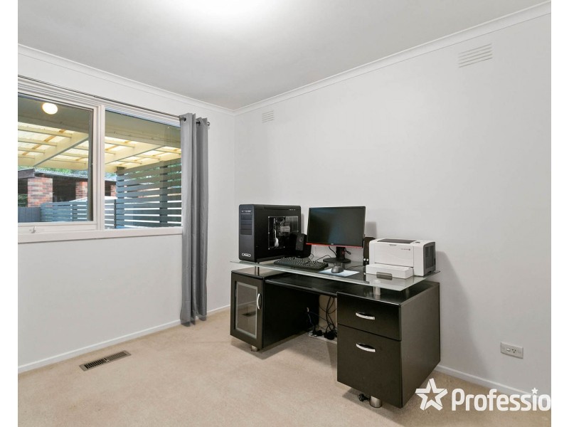16 Birkenhead Drive, Kilsyth VIC 3137