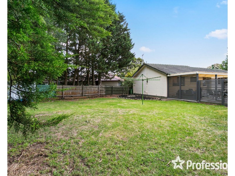 16 Birkenhead Drive, Kilsyth VIC 3137