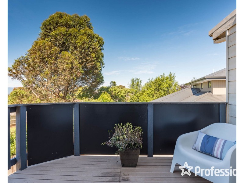 12 Crown Point, Chirnside Park VIC 3116