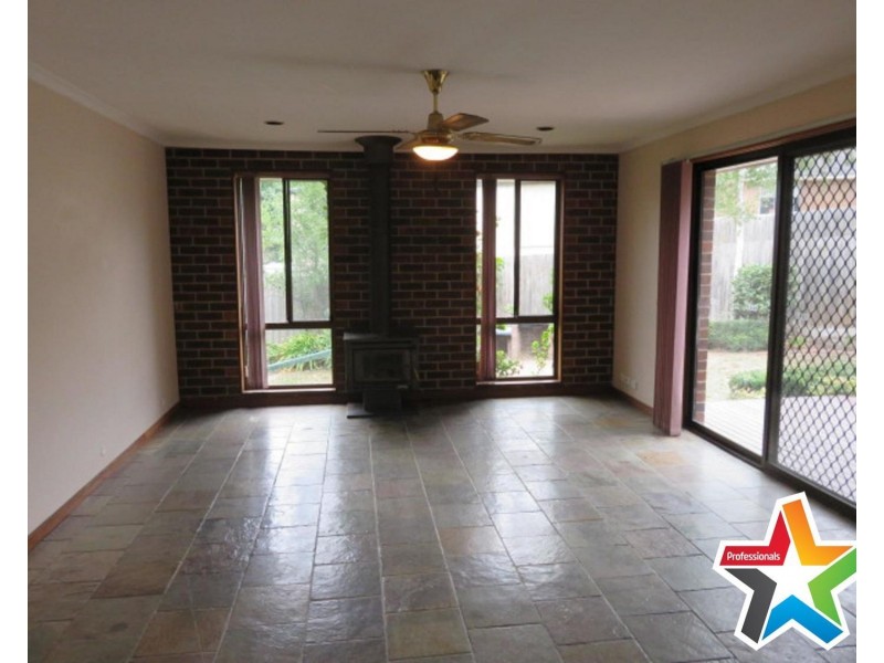 319 Wonga Road, Warranwood VIC 3134