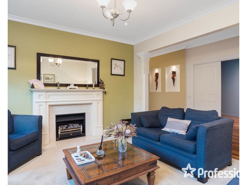 49 Larbert Road, Mooroolbark VIC 3138