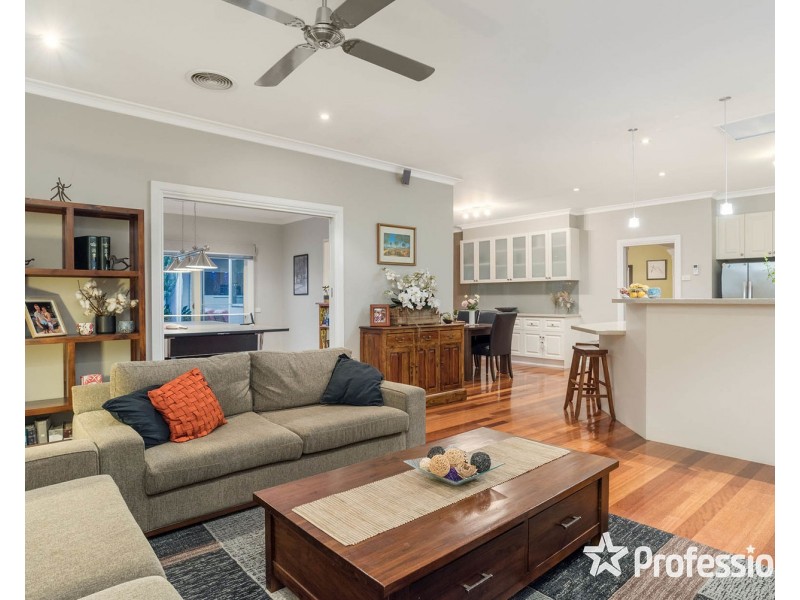 49 Larbert Road, Mooroolbark VIC 3138