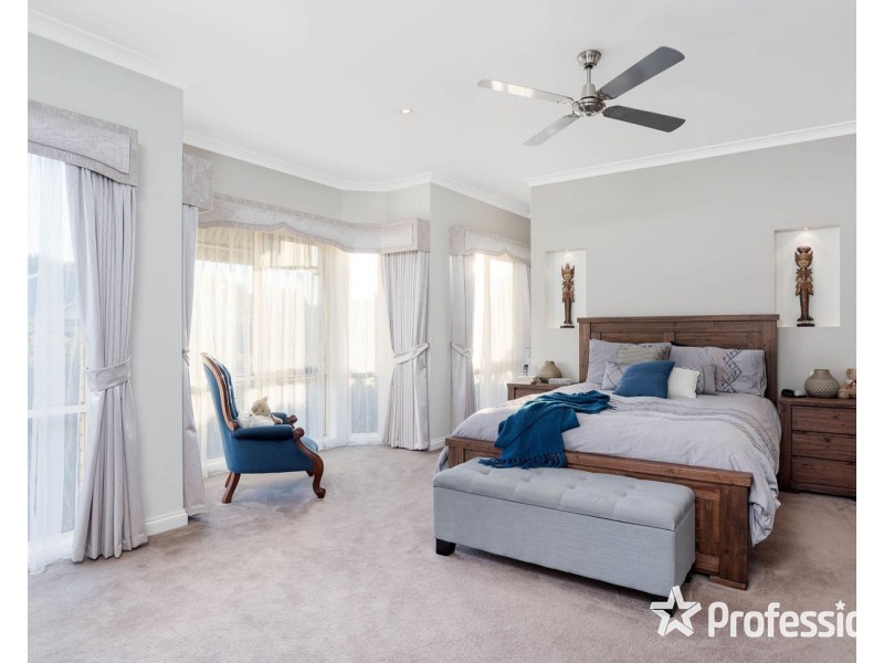 49 Larbert Road, Mooroolbark VIC 3138