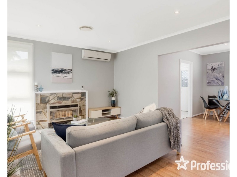 54 Cardigan Road, Mooroolbark VIC 3138