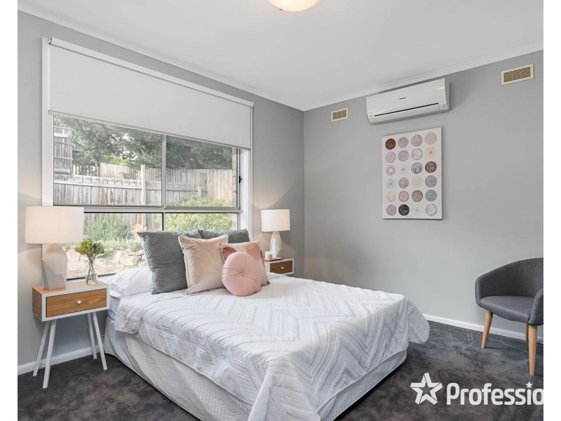 54 Cardigan Road, Mooroolbark VIC 3138