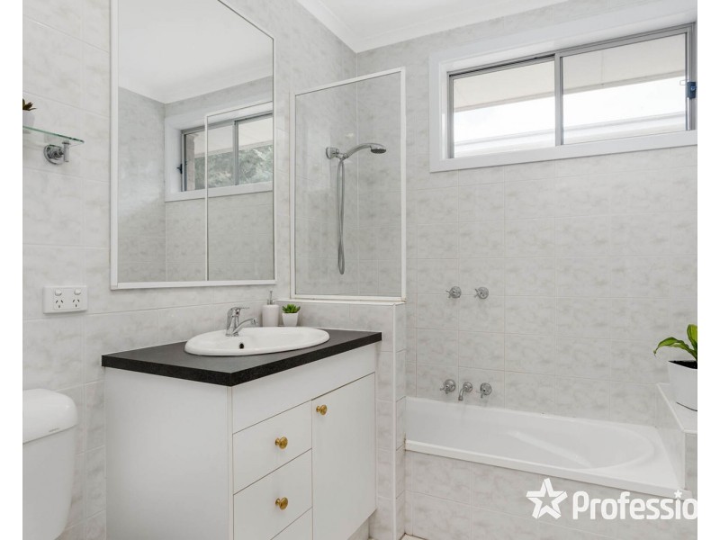 54 Cardigan Road, Mooroolbark VIC 3138