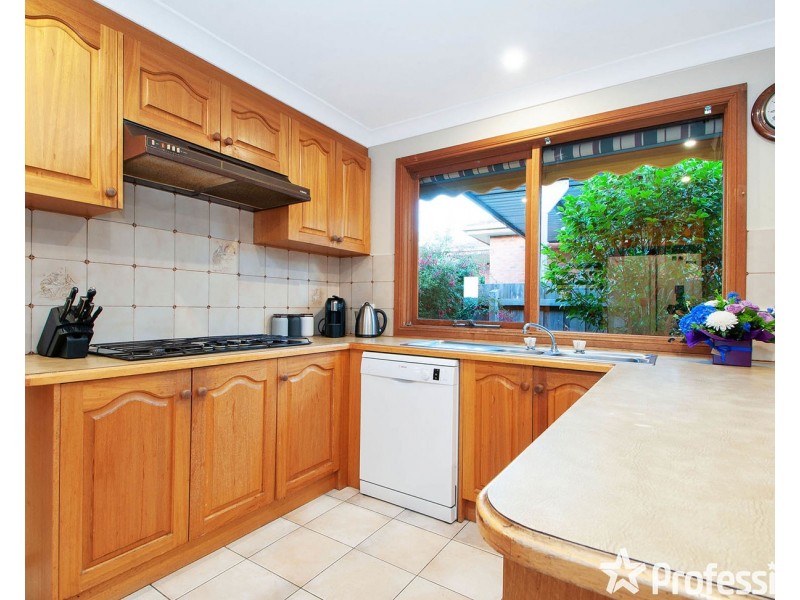 66 Barker Drive, Mooroolbark VIC 3138