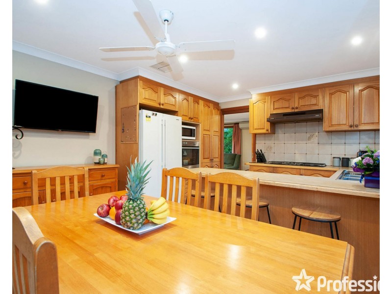 66 Barker Drive, Mooroolbark VIC 3138