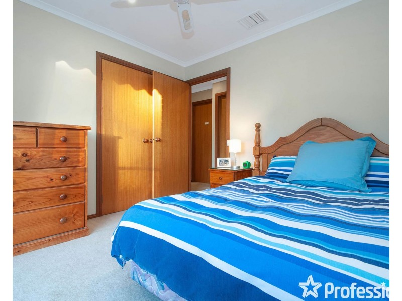 66 Barker Drive, Mooroolbark VIC 3138