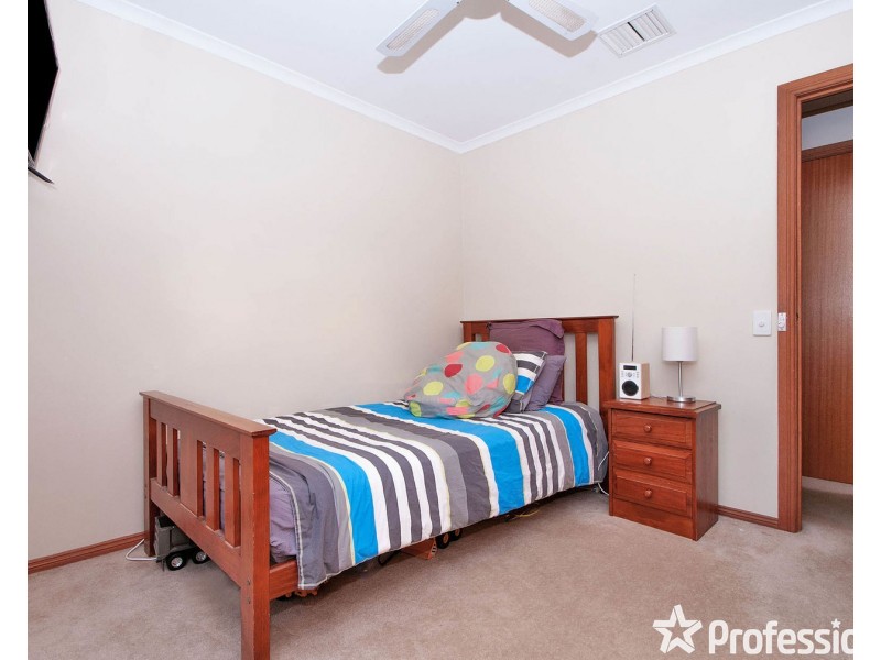 66 Barker Drive, Mooroolbark VIC 3138